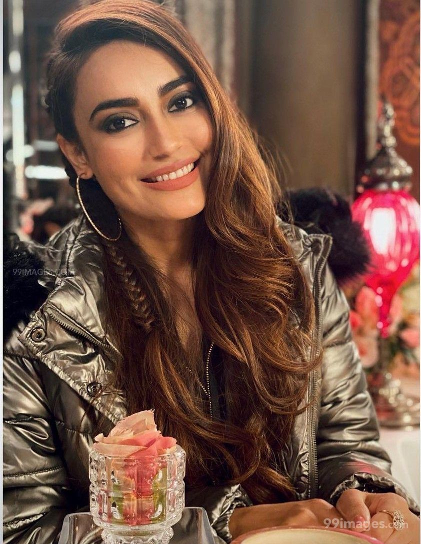 Surbhi Jyoti Hot HD Photo & Wallpaper for mobile (1080p) (842x1087)