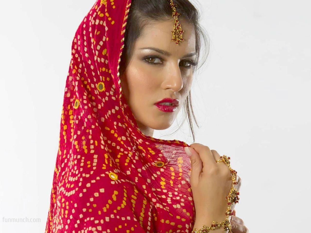 Sunny Leone Saree HD Wallpapers - Wallpaper Cave