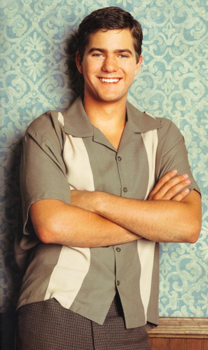 Pacey And Joey Dawsons Creek 516651_803_ (803×1347). Dawsons Creek, Joey Dawson's Creek, Dawson's Creek