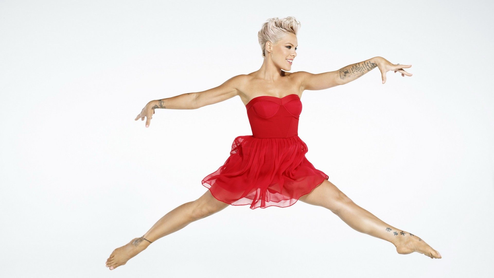 blondes, women, barefoot, singers, red dress, dancing, Alecia Beth Moore, white background wallpaper