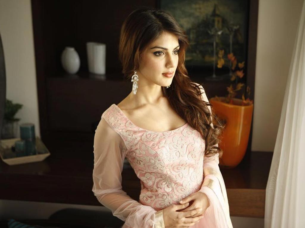 Rhea Chakraborty Wallpaper