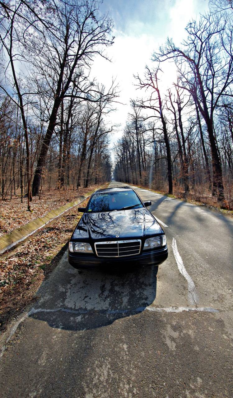 Mercedes c200 w202 wallpaper