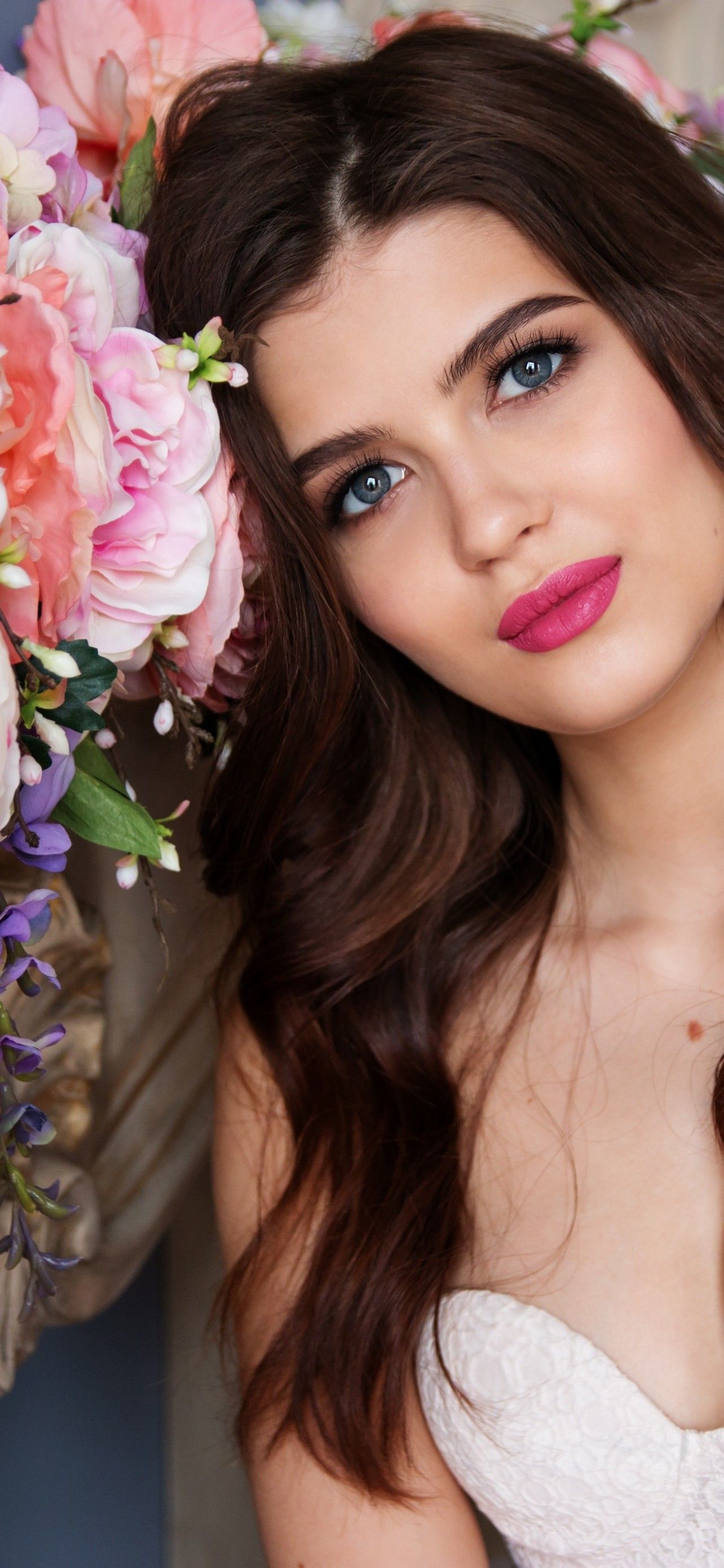 Beautiful girl 4K Wallpaper, Fashion, Makeup, Flowers, Portrait, People