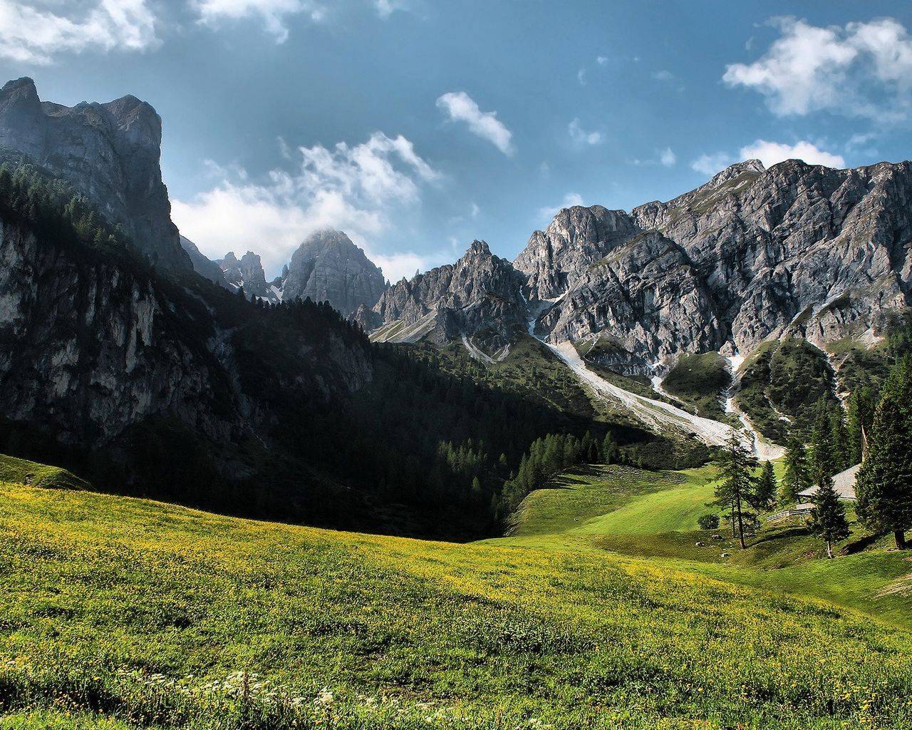 Download wallpaper 1280x1024 glade, mountains, summer, green, landscape, day standard 5:4 HD background