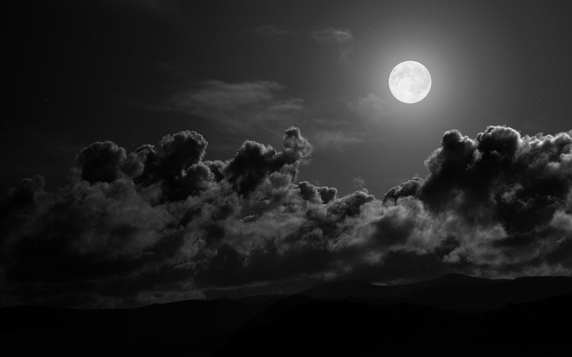 Full Moon Above the Clouds HD wallpaper