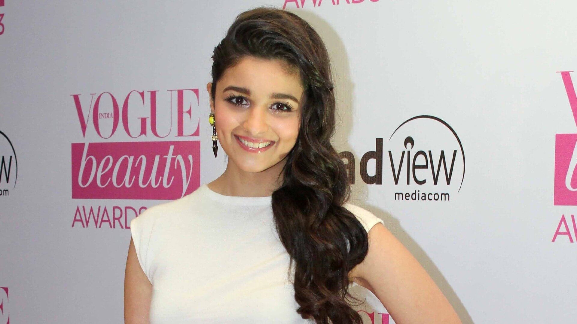 Fantastic Alia Bhatt Look Simple Mobile Desktop HD Free Wallpaper