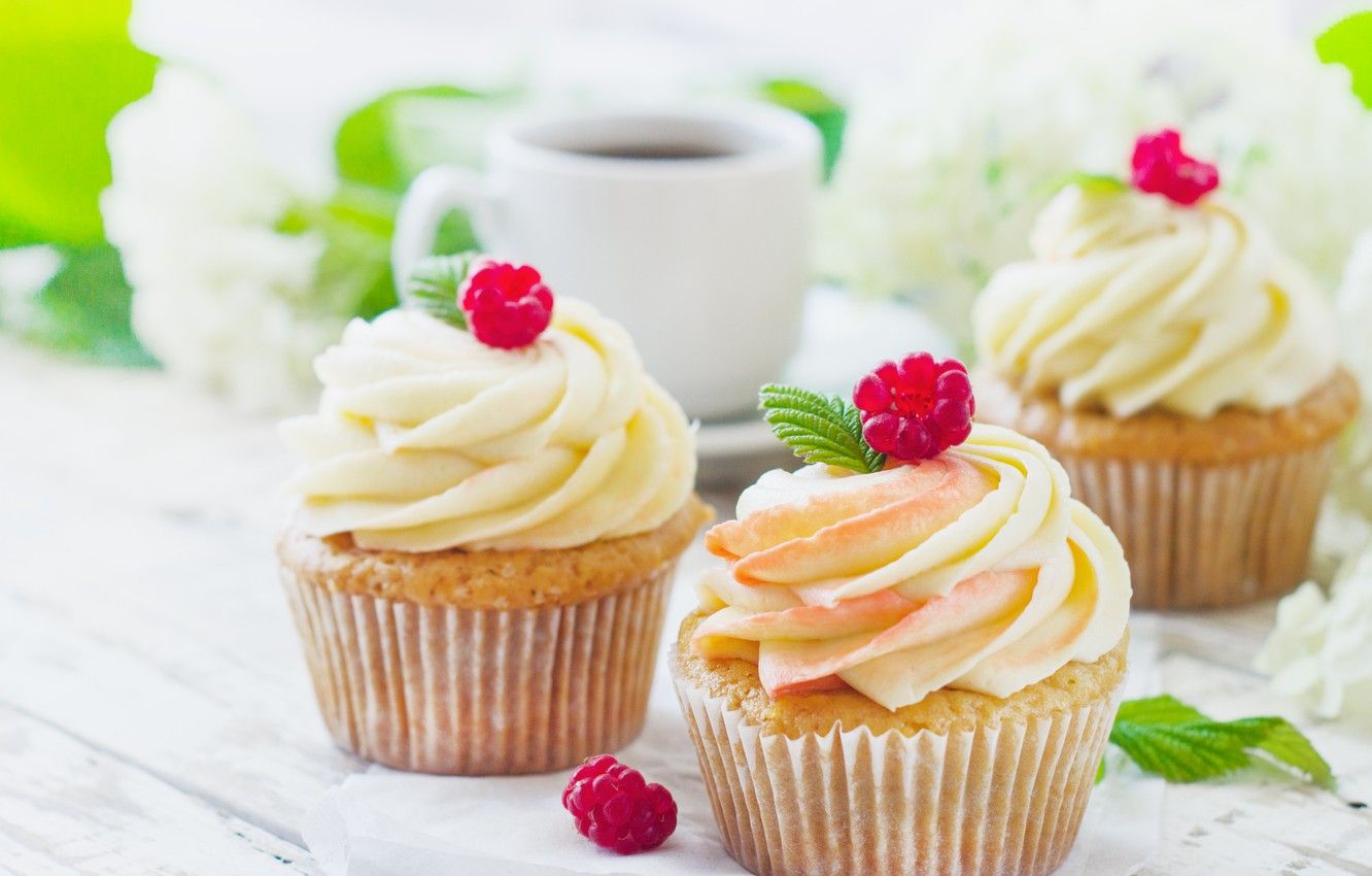 Wallpaper raspberry, cake, cream, cupcakes, vanilla, Aksana Yasiuchenia image for desktop, section еда