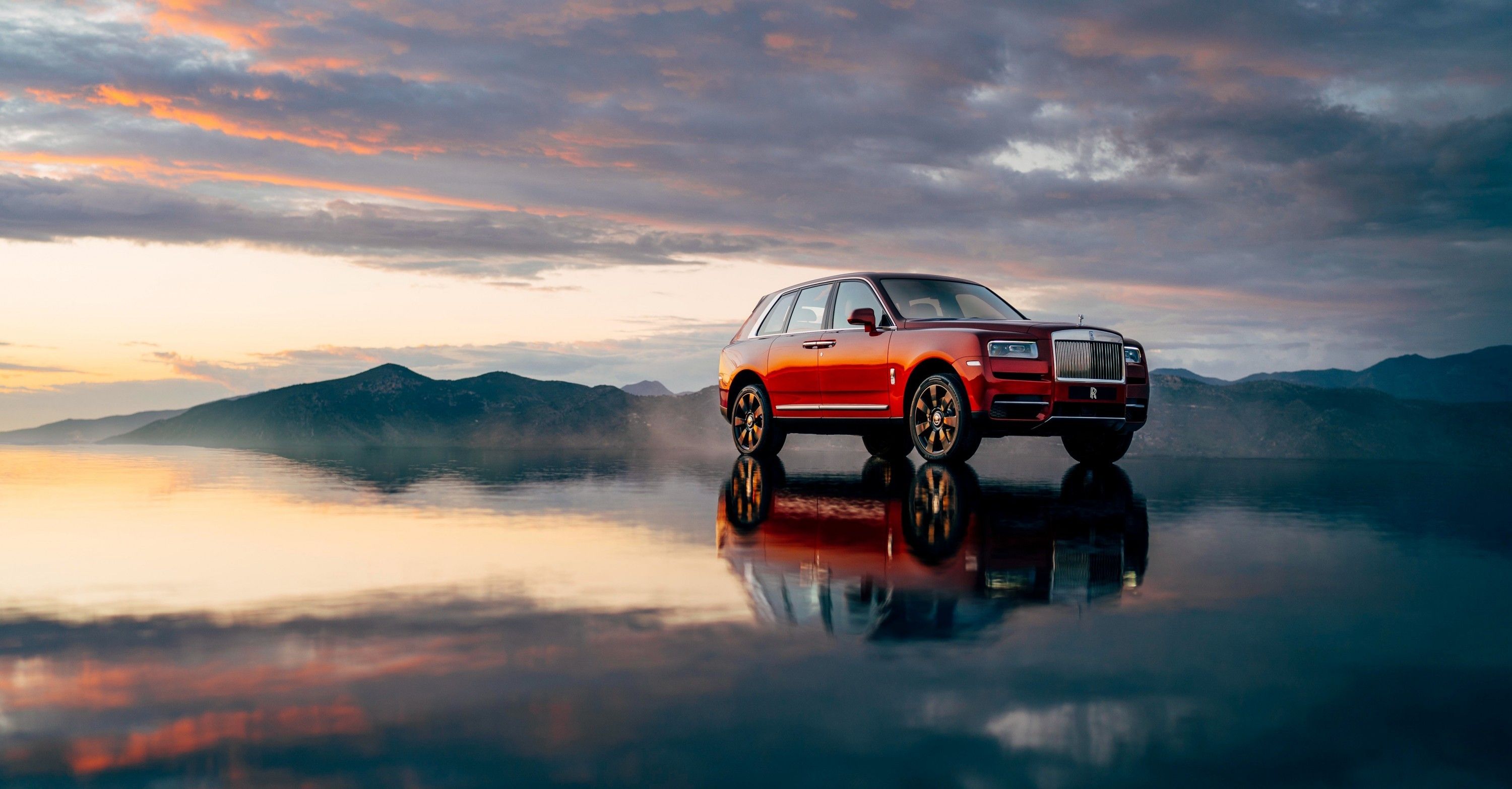Download 3000x1567 Rolls Royce Cullinan Luxury Suv Cars, Red, Reflection Wallpaper