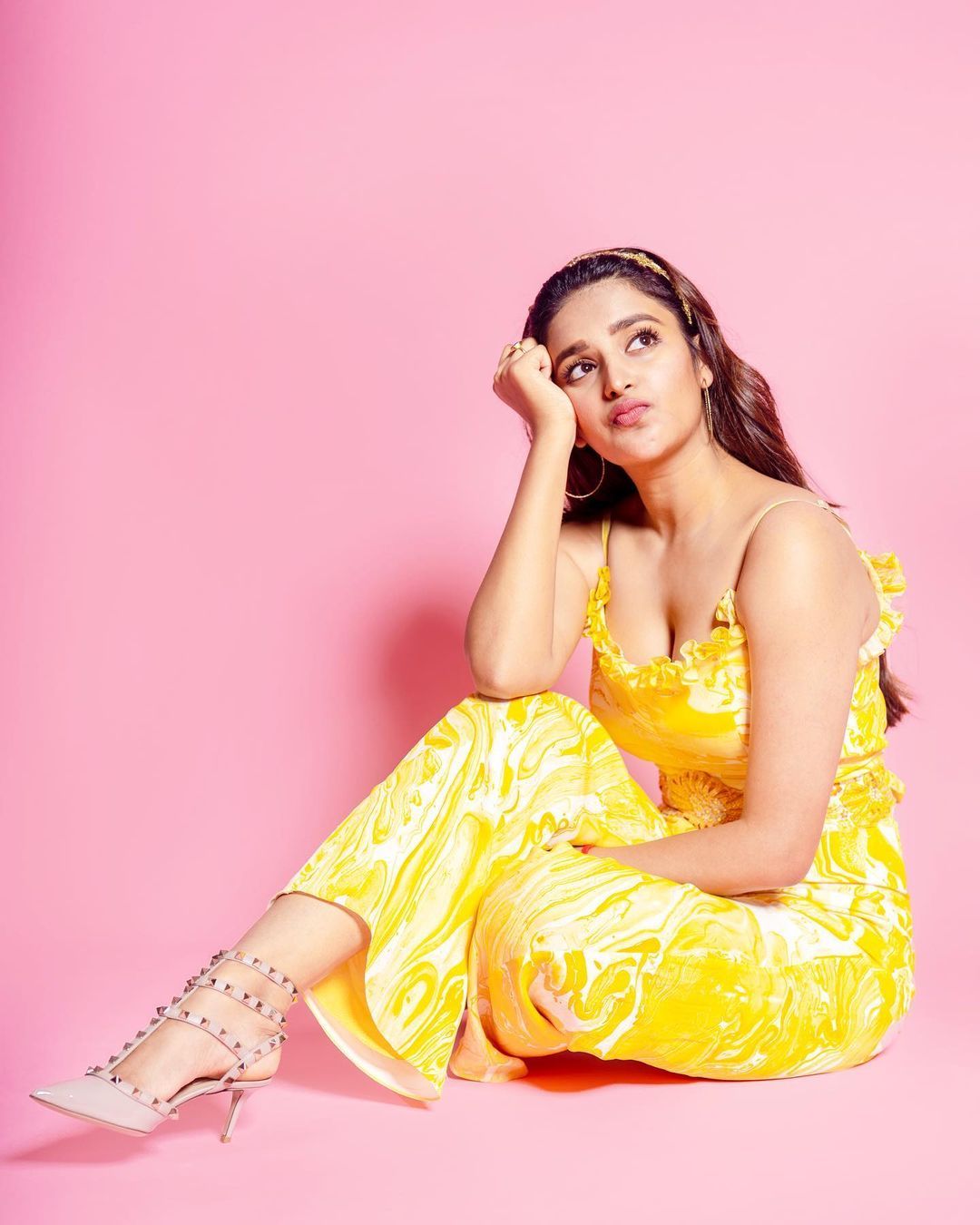 Download Nidhhi Agerwal Hot Pics, HD Image