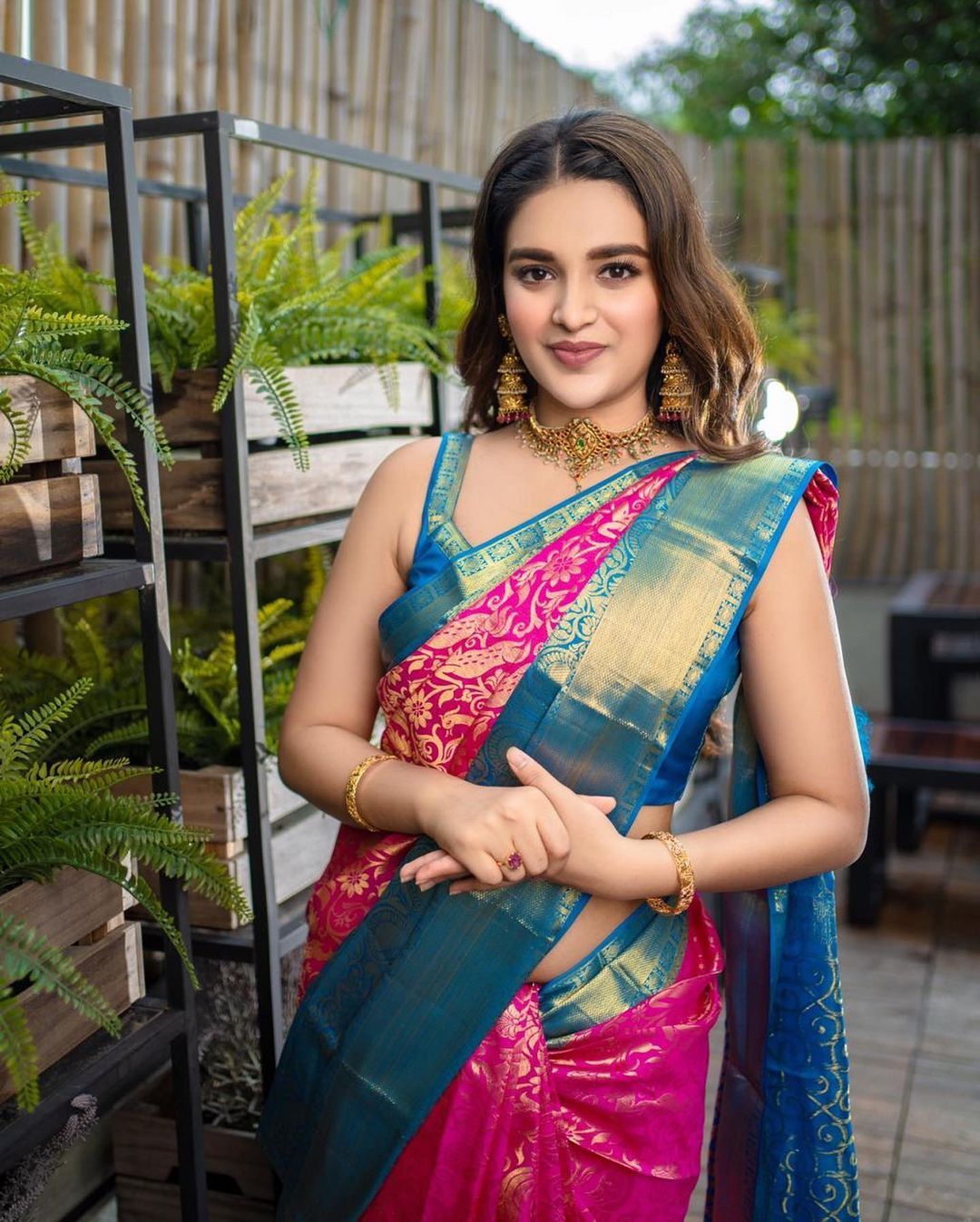 Nidhhi Agerwal iPhone Wallpapers - Wallpaper Cave