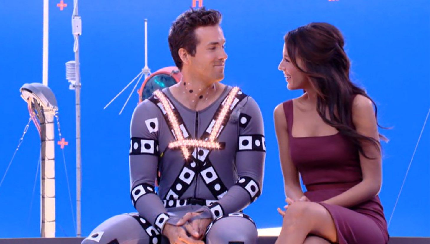 Screen Capture From DVD 'Green Lantern' Lively and Ryan Reynolds Image