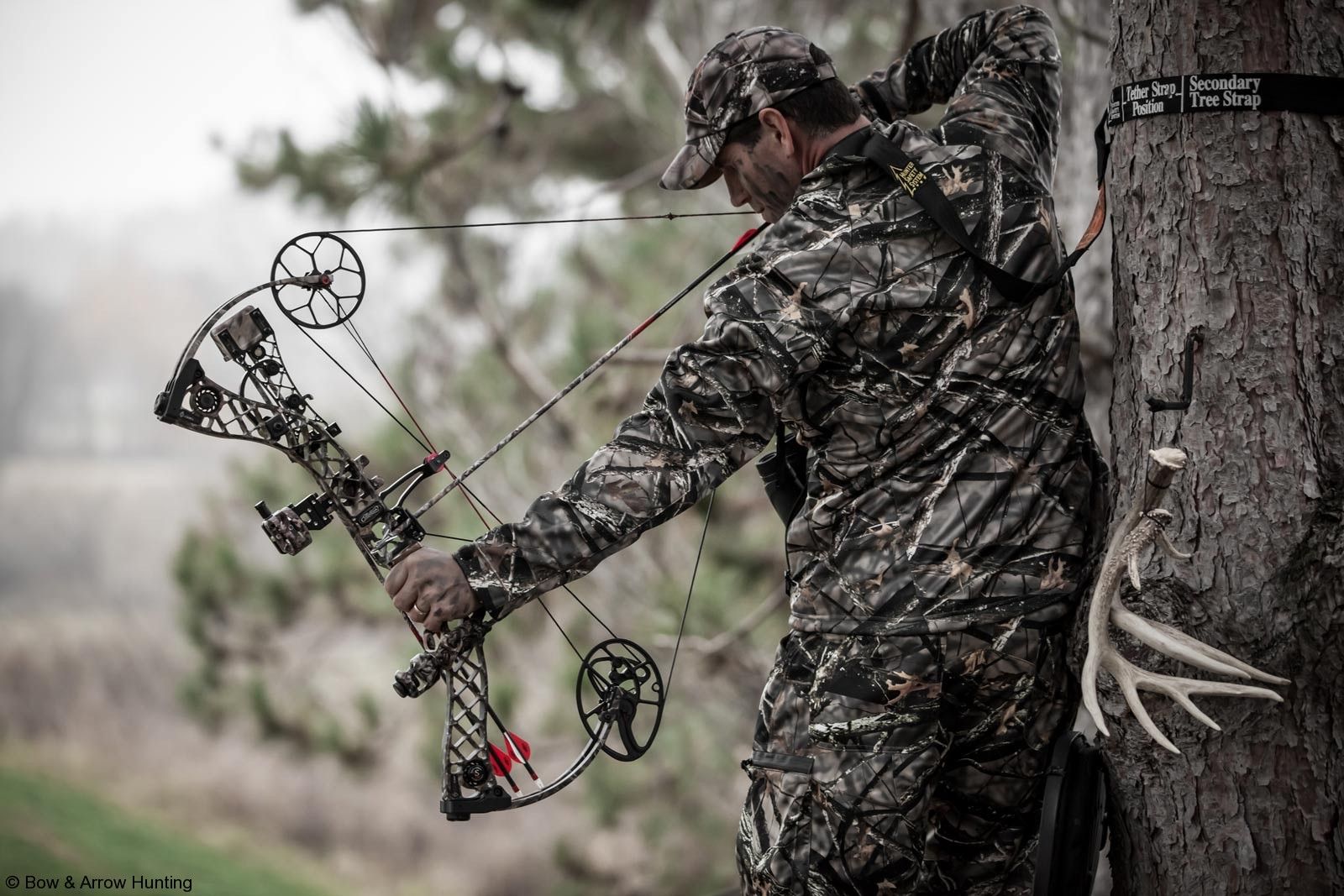Free download crossbows during Connecticut archery hunting seasons Crossbow hunters [1600x1067] for your Desktop, Mobile & Tablet. Explore Archery Hunting Wallpaper. Traditional Archery Wallpaper, Bear Archery Wallpaper