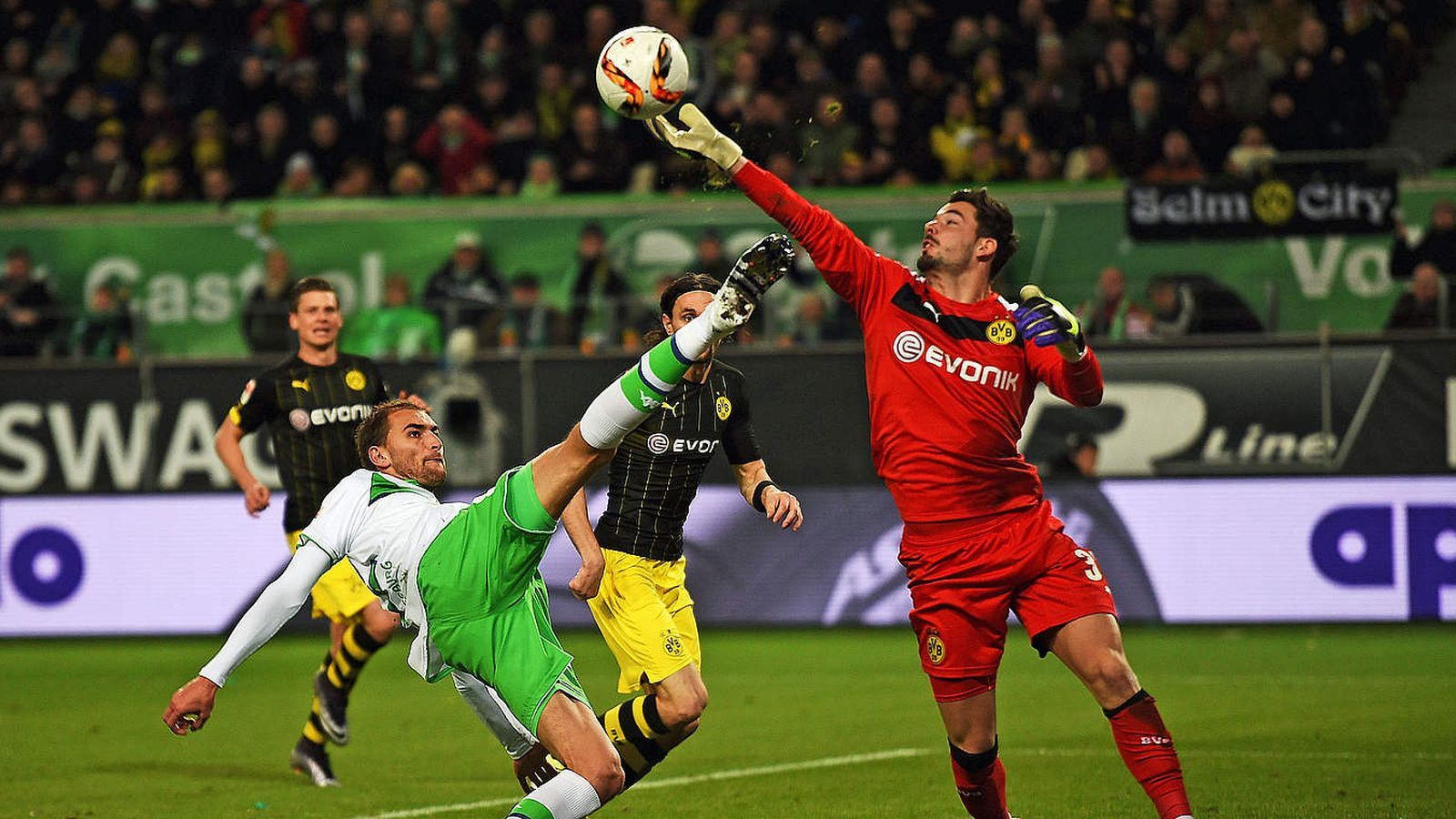 Can Roman Bürki Be Dortmund's Long Term Goalkeeper? The Wall