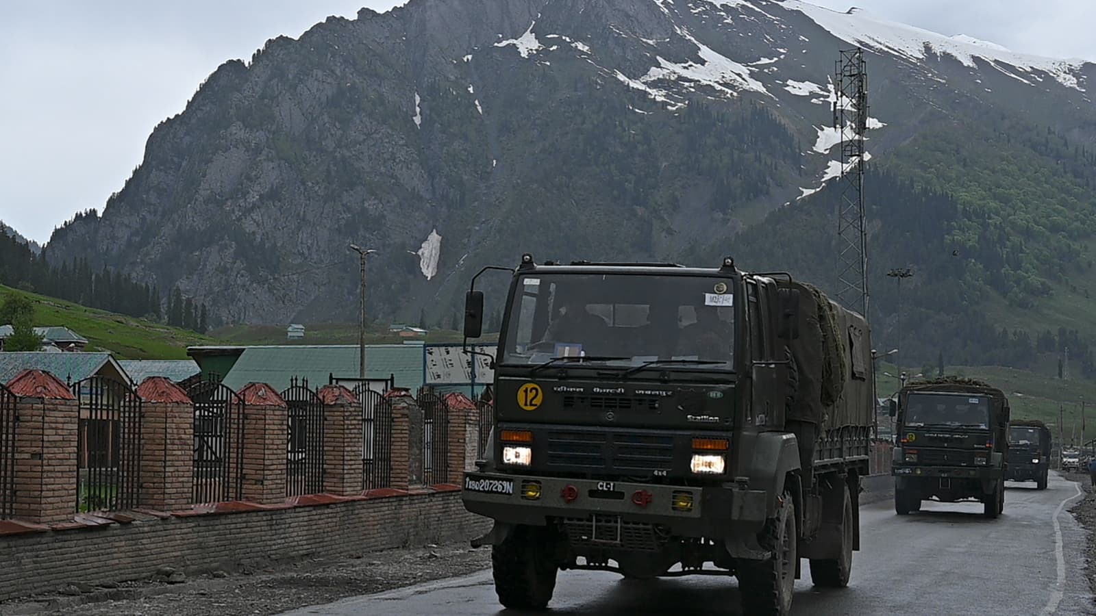 India and China agree to 'peacefully resolve' border tensions