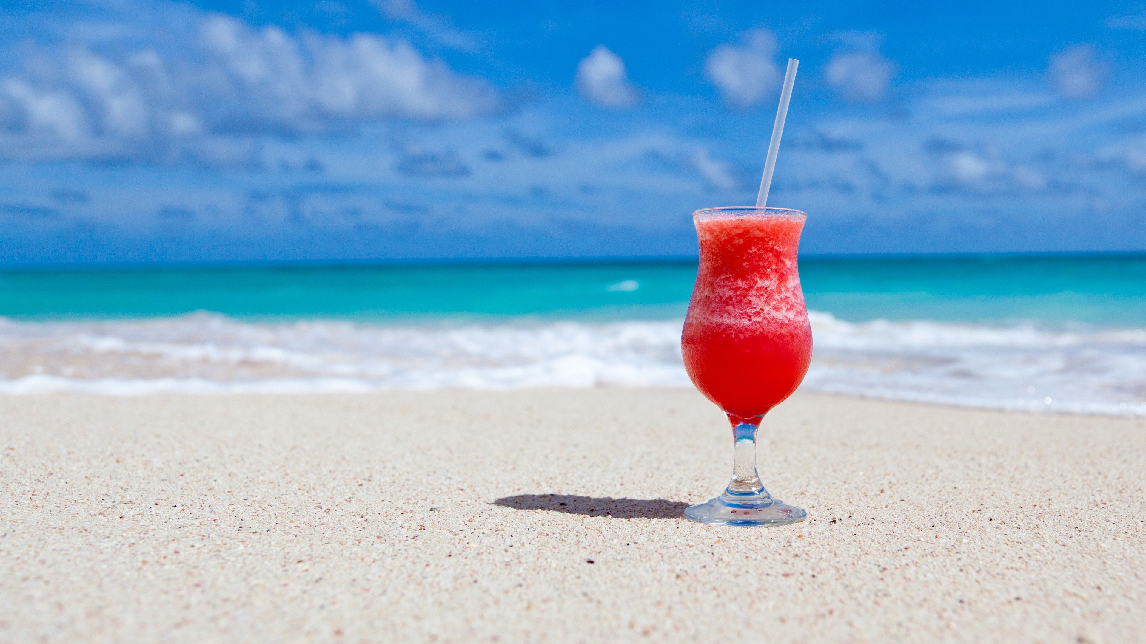 Wallpaper, water, sand, sky, drink, tropical, summer, cocktails, vacation, 3840x2160 px, non alcoholic beverage, sea breeze, blue lagoon, sex on the beach 3840x2160