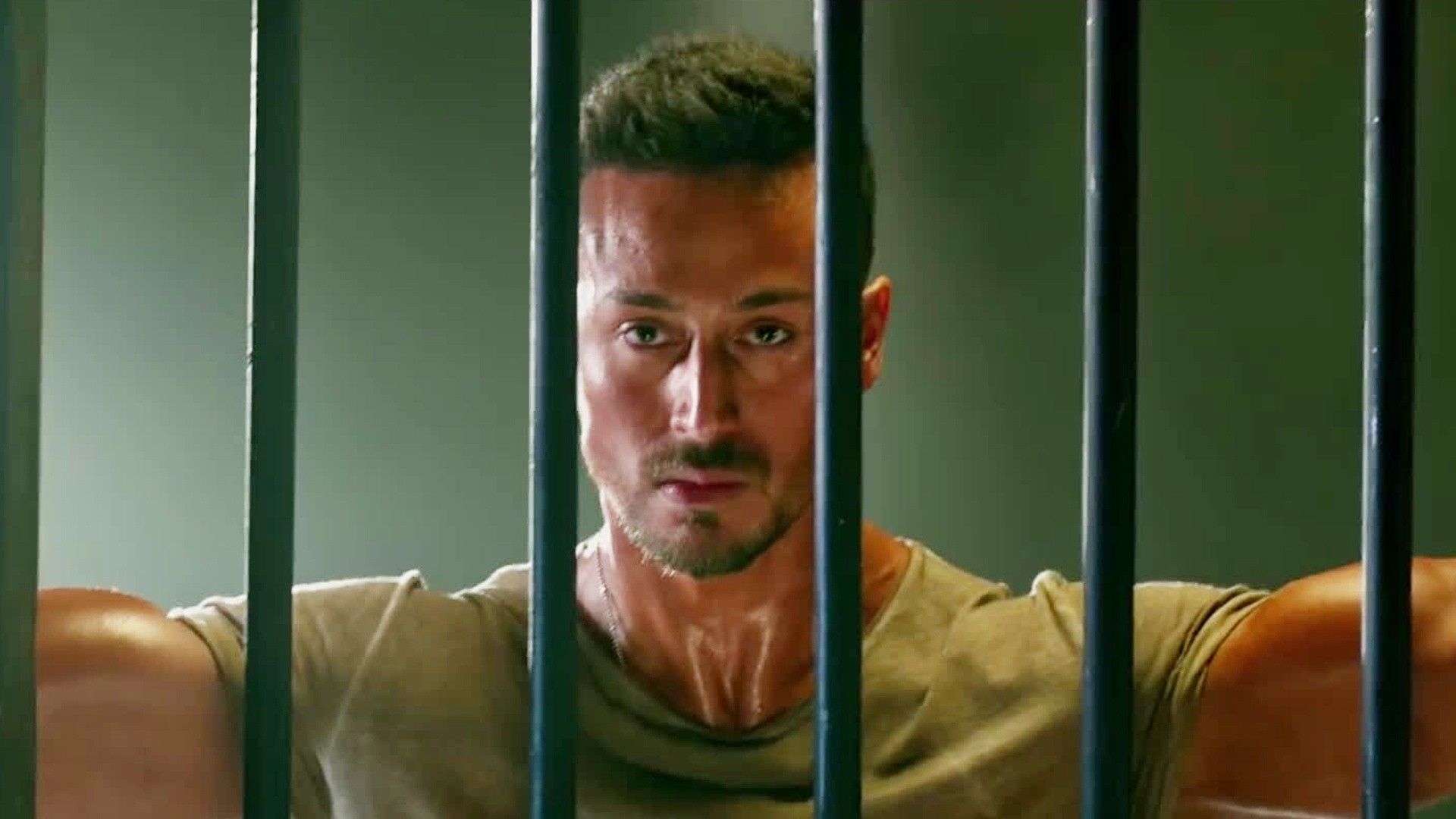 Tiger Shroff Baaghi 2 Background Wallpaper 29329