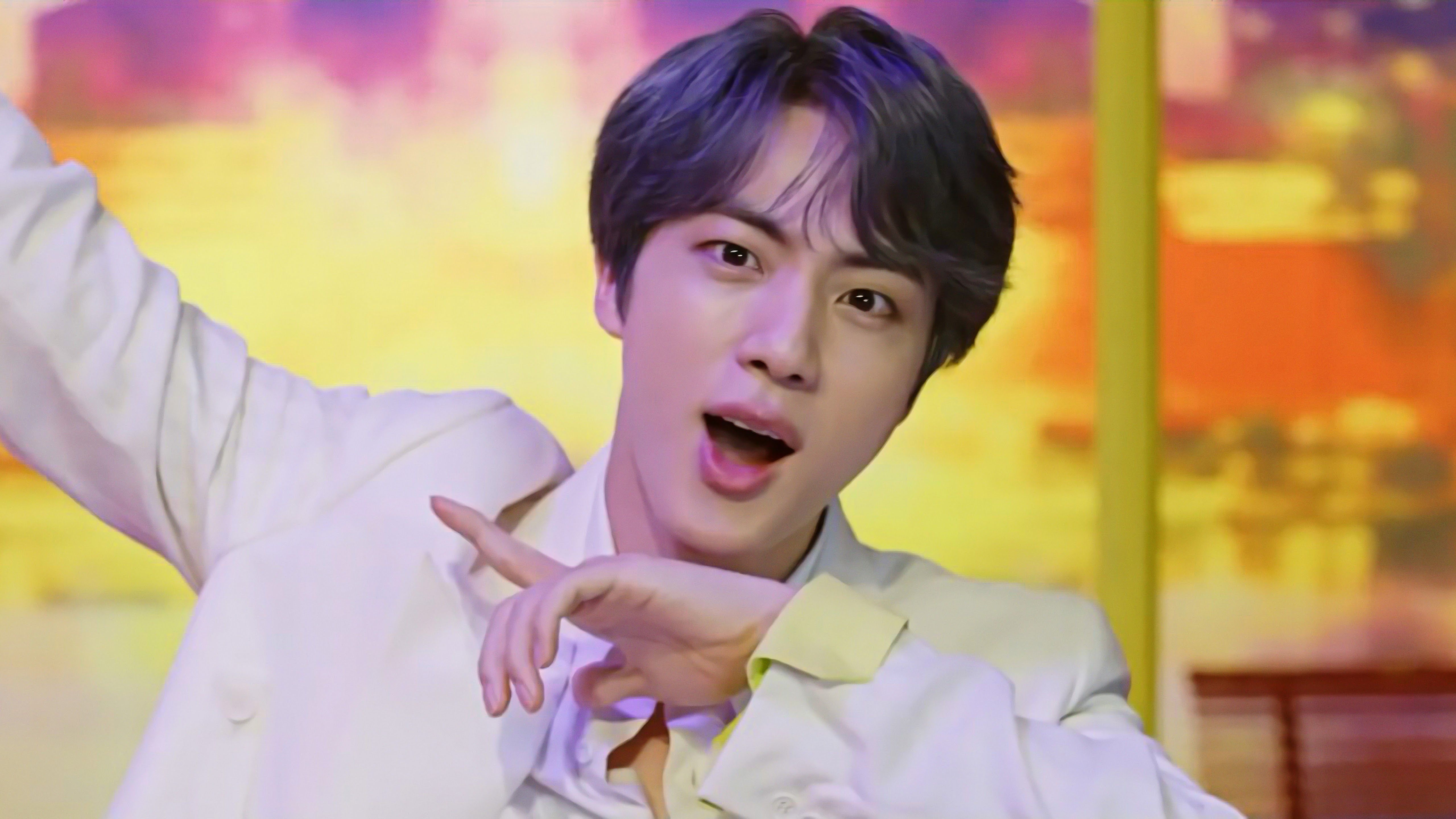 Джин бтс возраст. Jin BTS. Kim Seok Jin. Kim Seok Jin 2022. Джин БТС 2023.