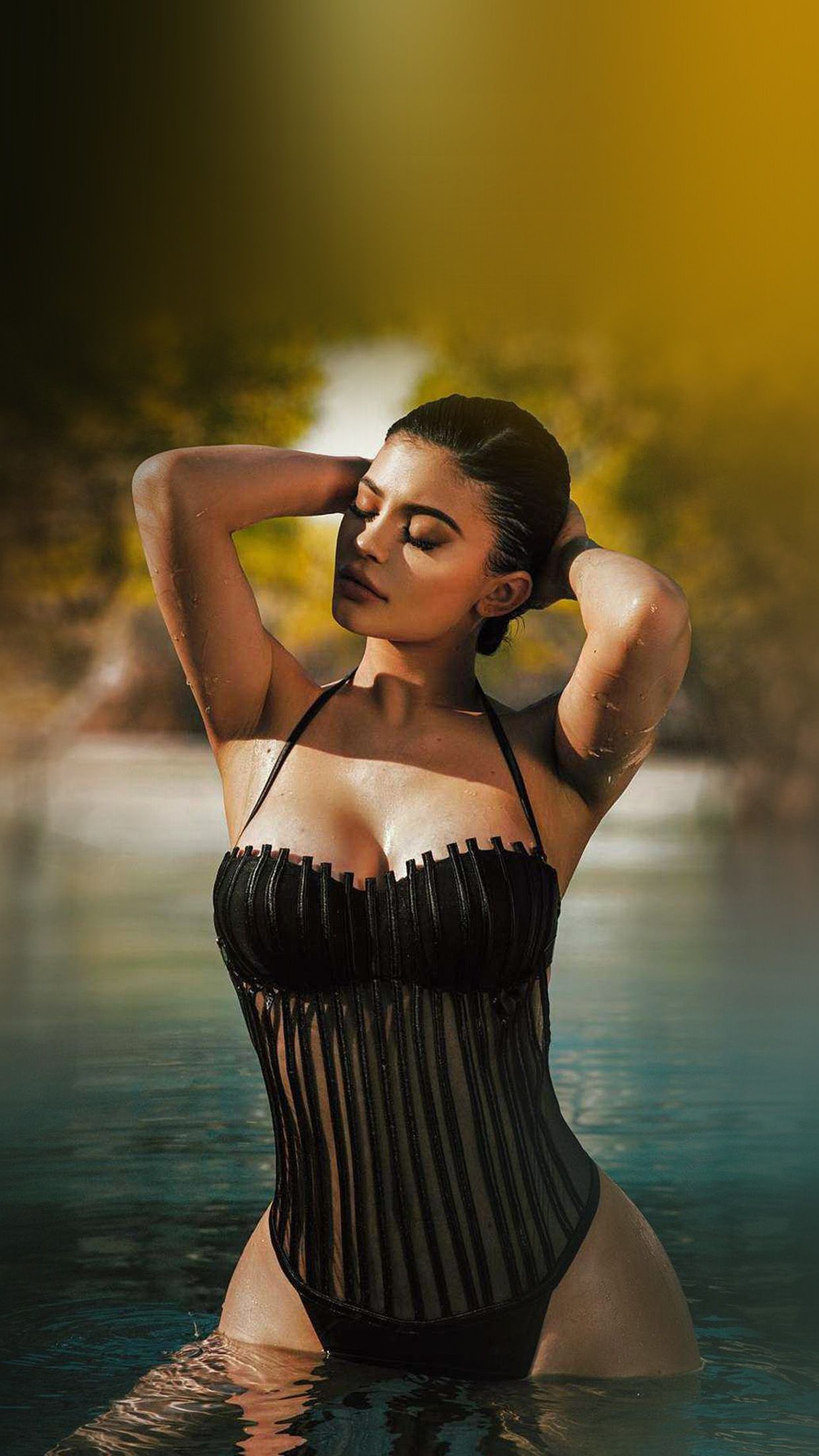 Beautiful iPhone Wallpaper Girl