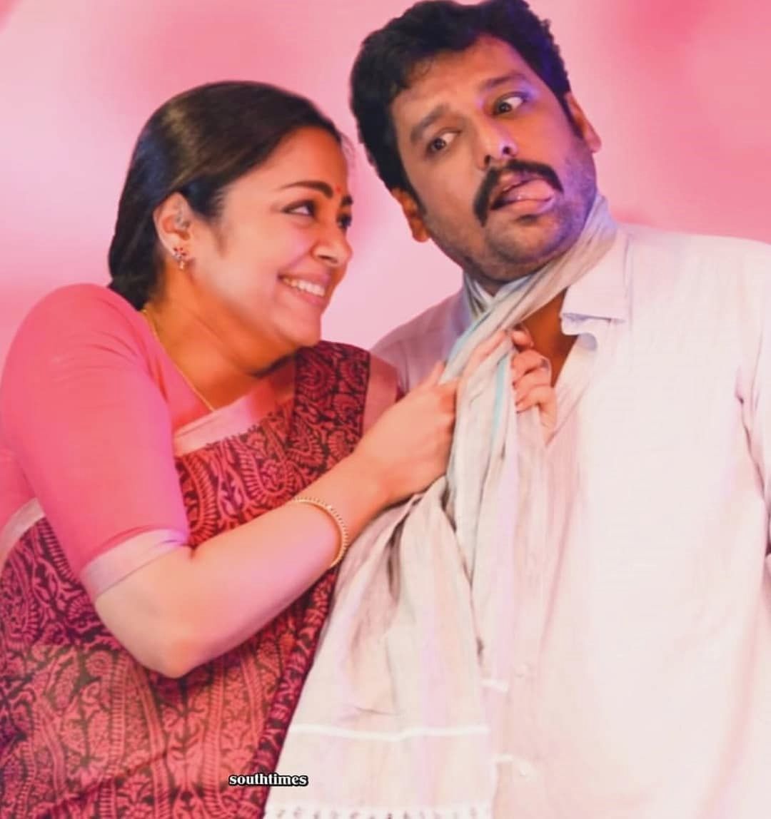 Kaatrin Mozhi Pair