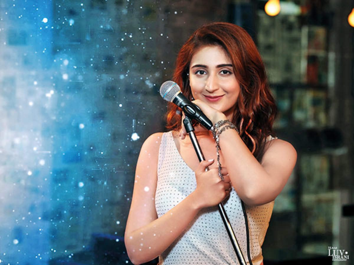 Dhvani Bhanushali: I love being a playback singer but I also want to be known as an independent artiste. Hindi Movie News of India