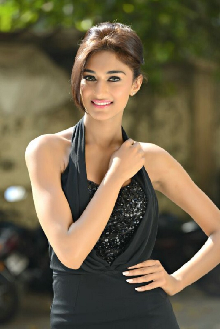 South Indian Actress Erica Fernandes HD Wallpaper Fernandes Hot HD Wallpaper