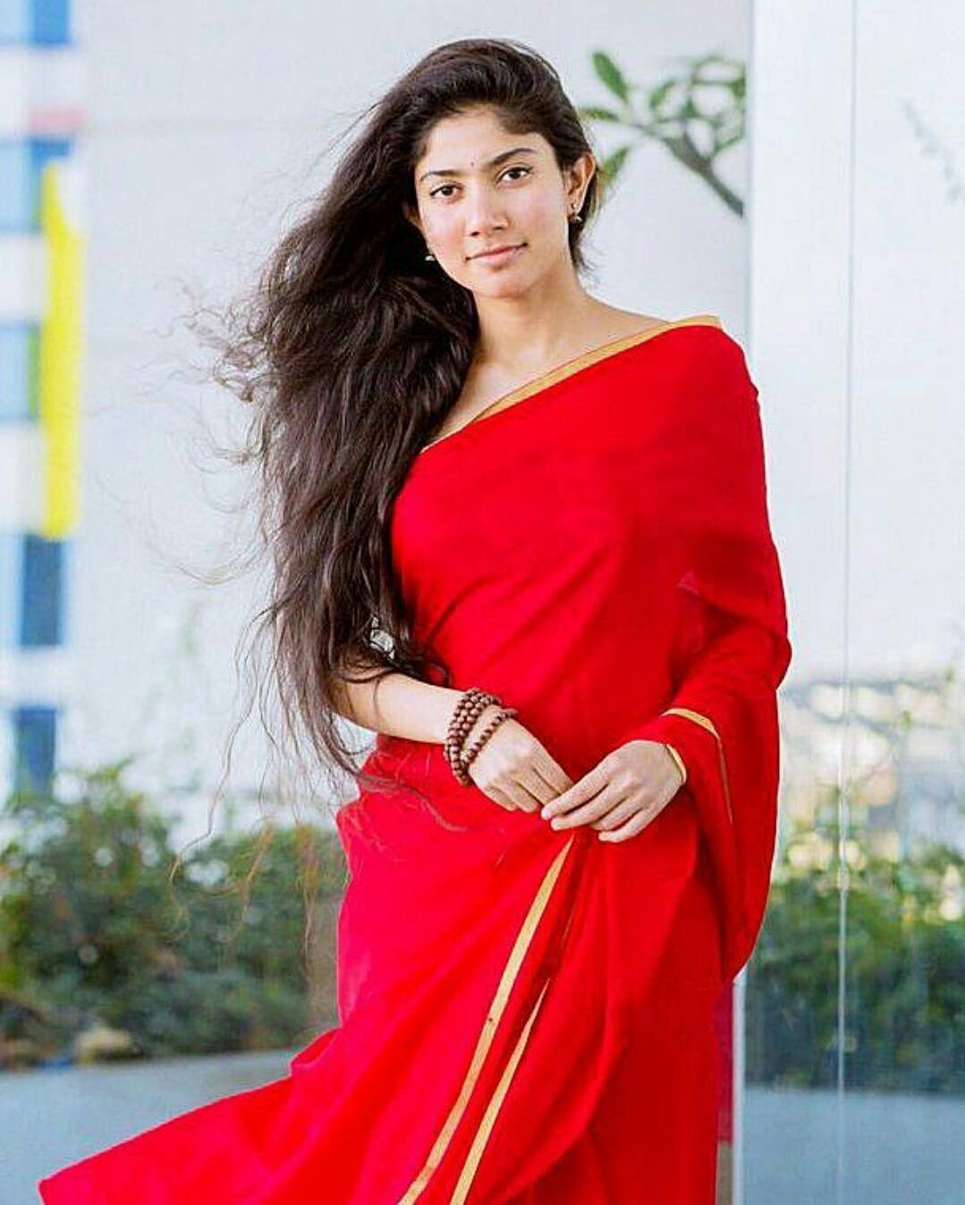 PHOTOS South Indian beauty Sai Pallavi's ethnic style statement presents her as the epitome of elegance