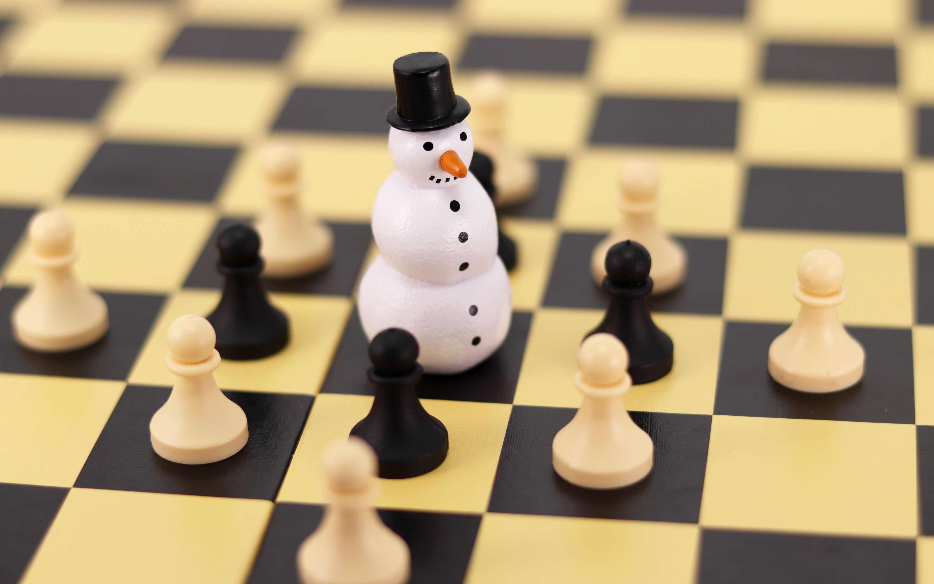 Download wallpaper 3840x2400 chess, snowman, figures, pawns, chess board, game 4k ultra HD 16:10 HD background