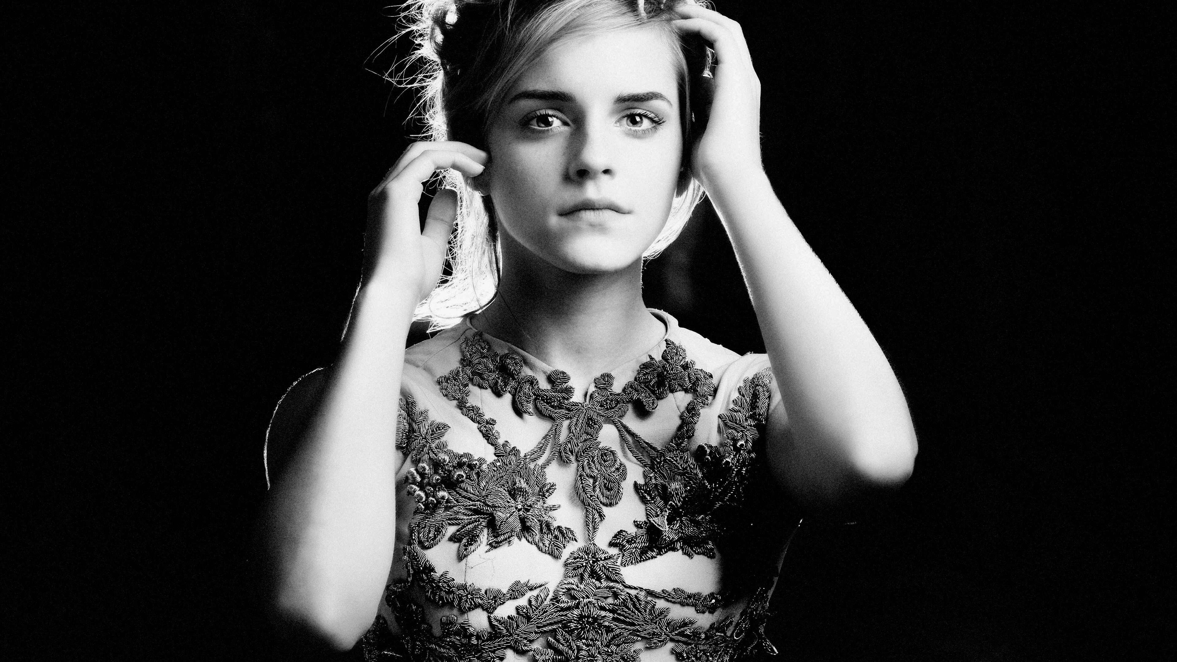 Emma Watson Black And White Wallpaper