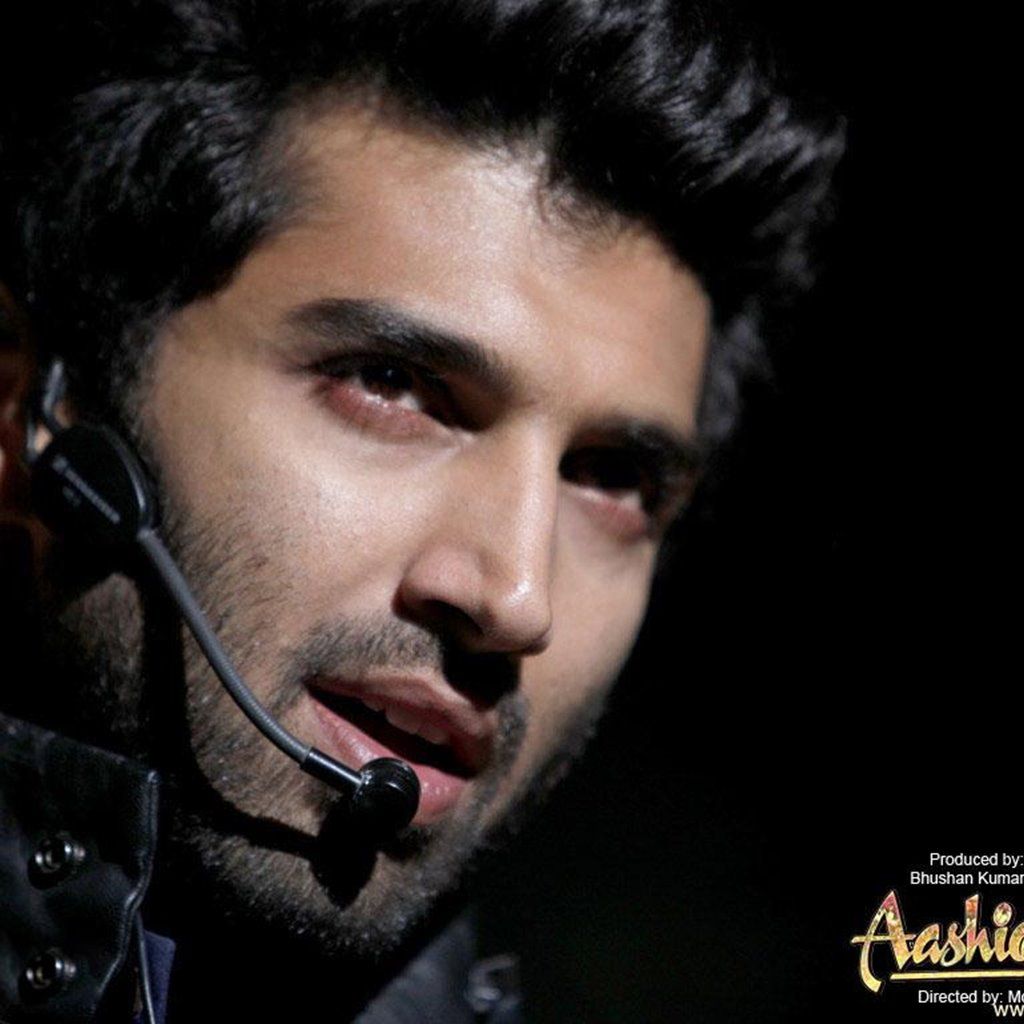 Aashiqui 2 wallpaper. Indya101.com. Bollywood songs, Roy kapoor, Song lyrics wallpaper