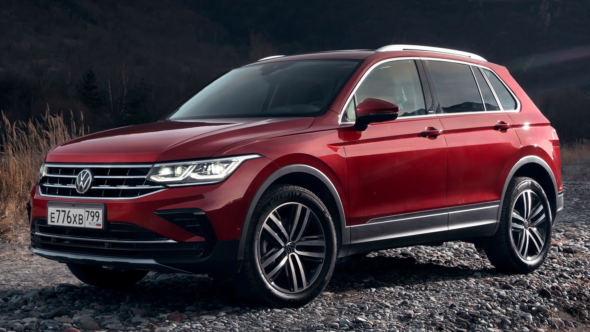 Volkswagen Tiguan (RU) and HD Image