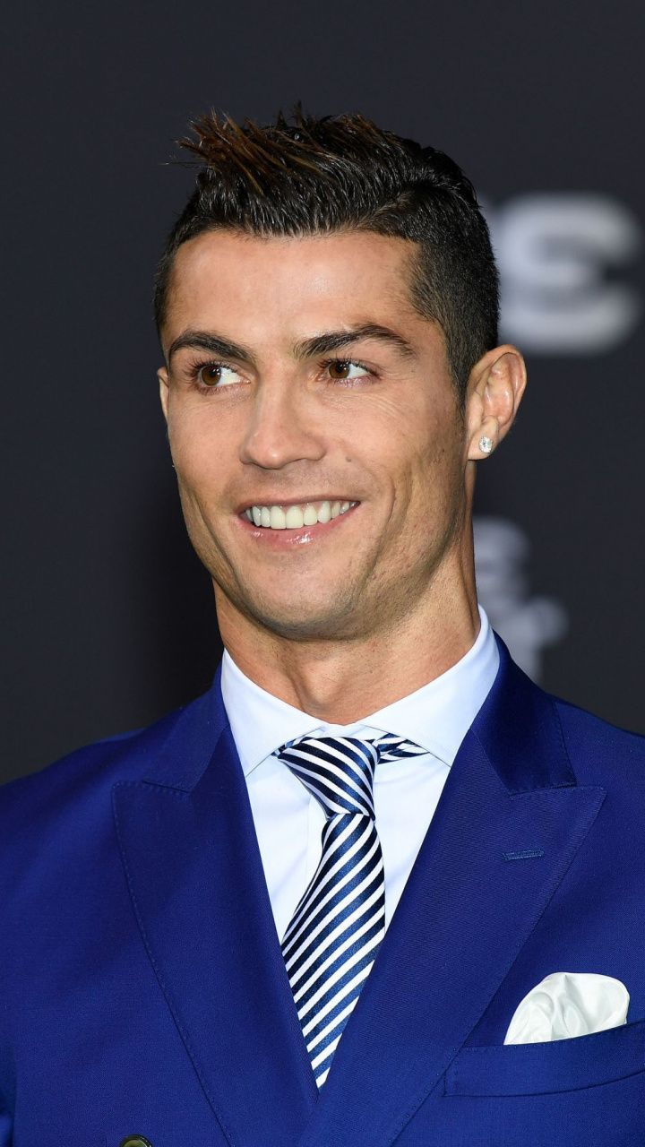 Blue suit, Cristiano Ronaldo, smile wallpaper. Cristiano ronaldo style, Ronaldo, Cristiano ronaldo