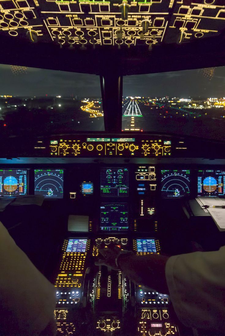 on final approach #aviation. Airplane pilot, Pilots aviation, Aviation airplane