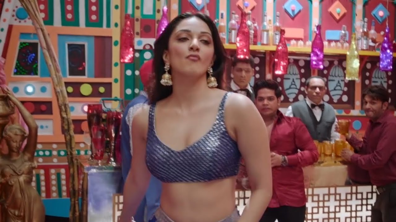 Kiara Advani Hot Navel Boobs Slow Motion Edit in Blue Saree. Kiara Advani New Cleavage Edit HD