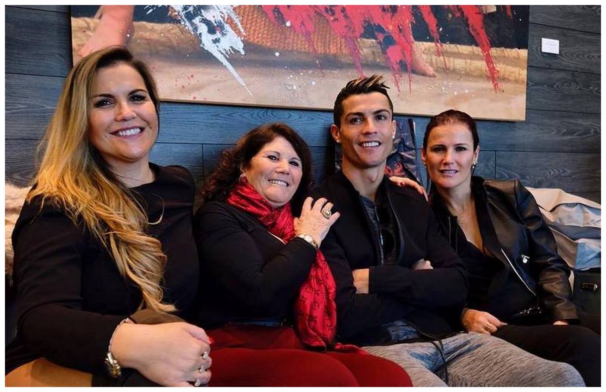 Cristiano Ronaldo Family Photo, Profile And Biography