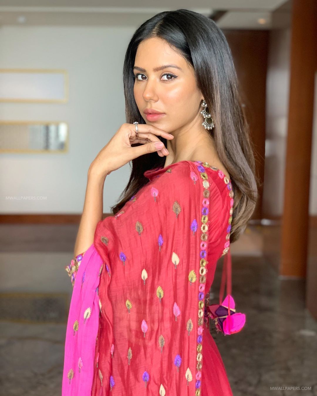 Sonam Bajwa iPhone Wallpapers - Wallpaper Cave