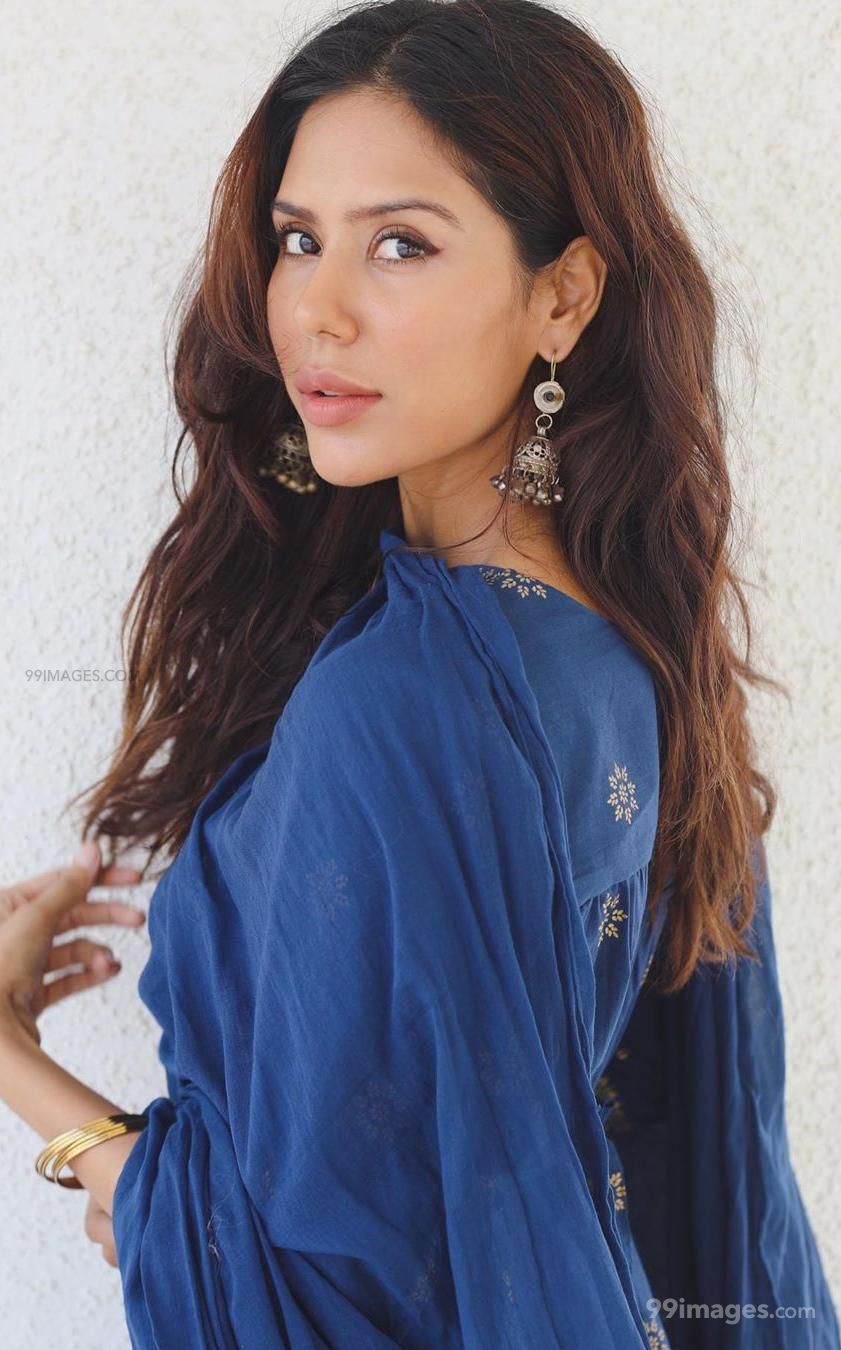 Sonam Bajwa Latest beautiful photo in HD Quality (1080p) (841x1350)