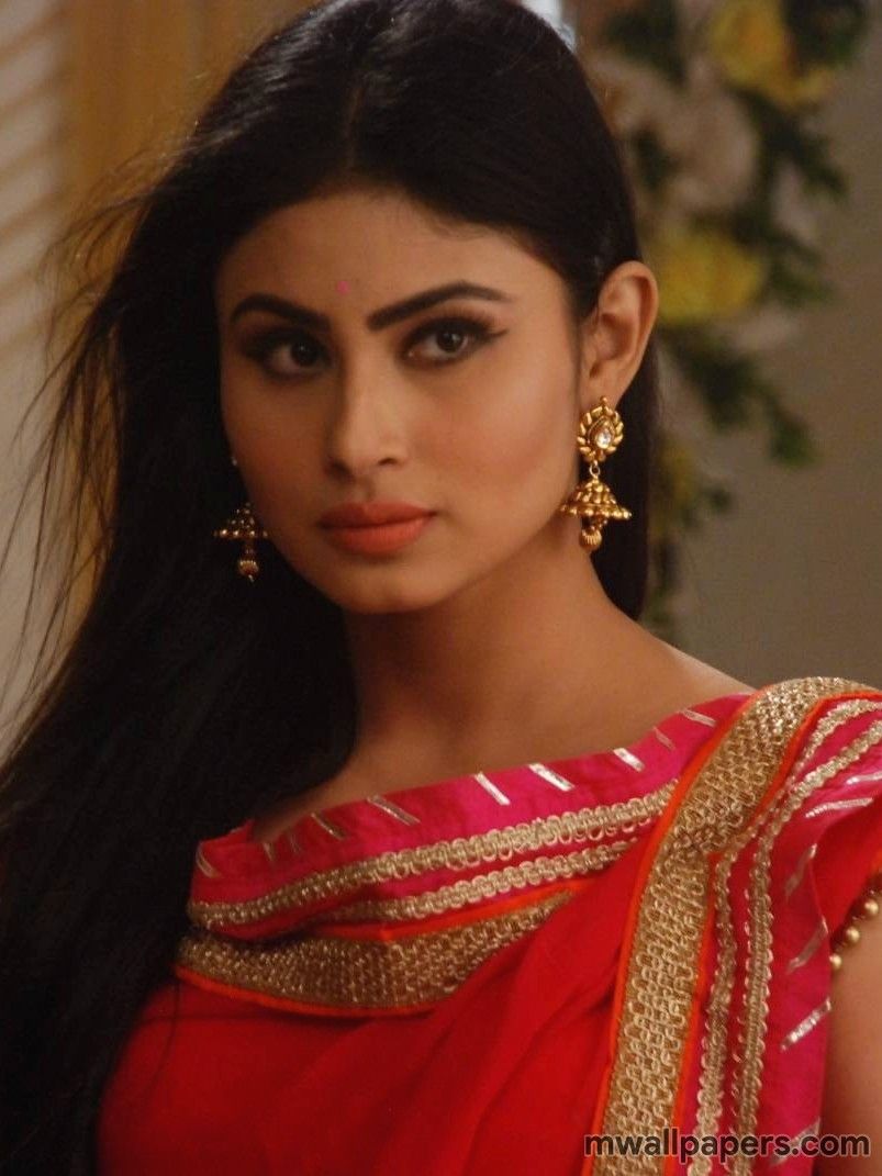 mouni-roy-in-red-vvani-vats-saree-for-umang-1068x1335 | Fashionworldhub