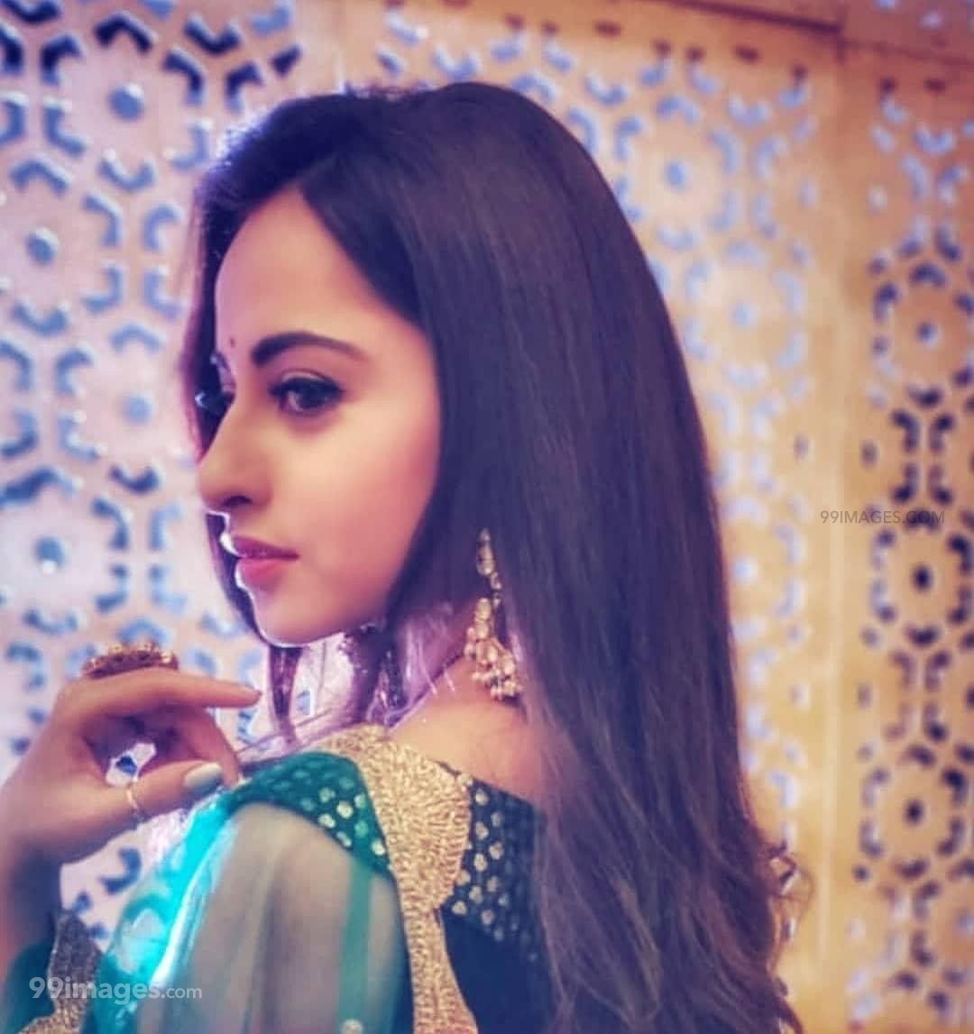 Pia ☹❤ - - - - #Nazar #Pia #Piya #daivik #niyatifatnani @niyatifatnani |  Bridal fashion jewelry, Indian jewellery design earrings, Beautiful girl  indian