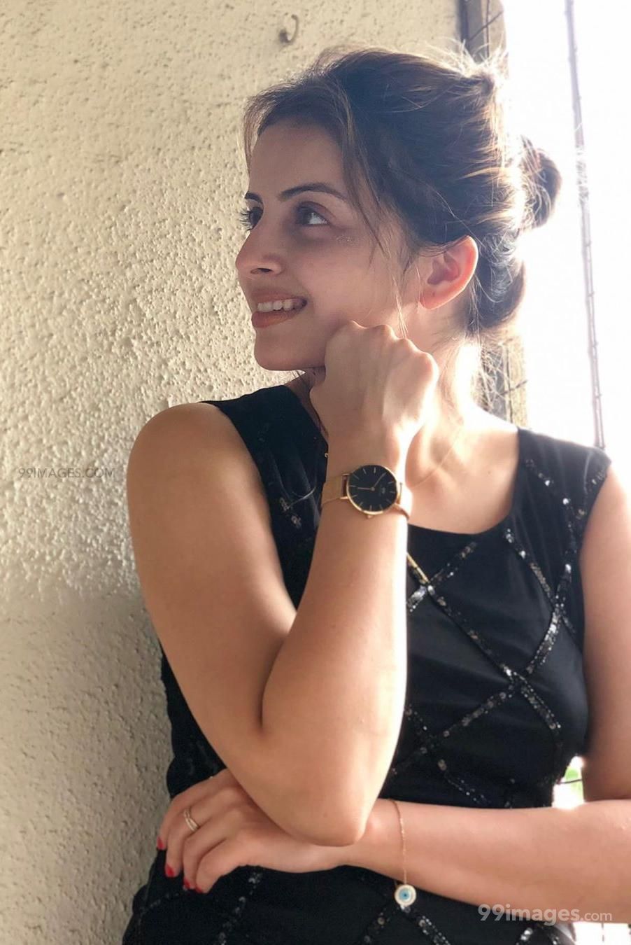 Shrenu Parikh Hot Beautiful HD Photo / Wallpaper, WhatsApp DP (1080p) (902x1350)