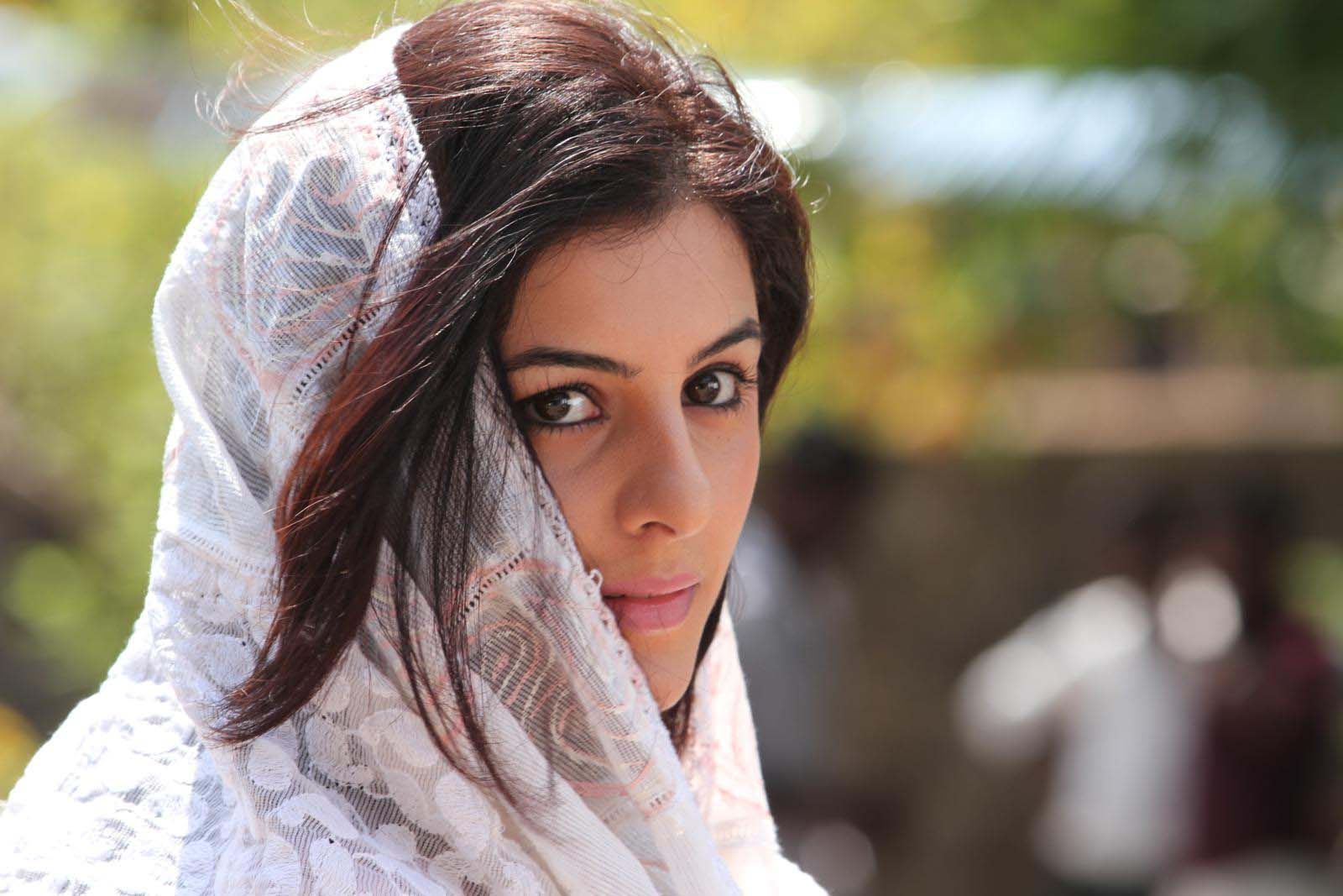 Isha Talwar Wallpaper