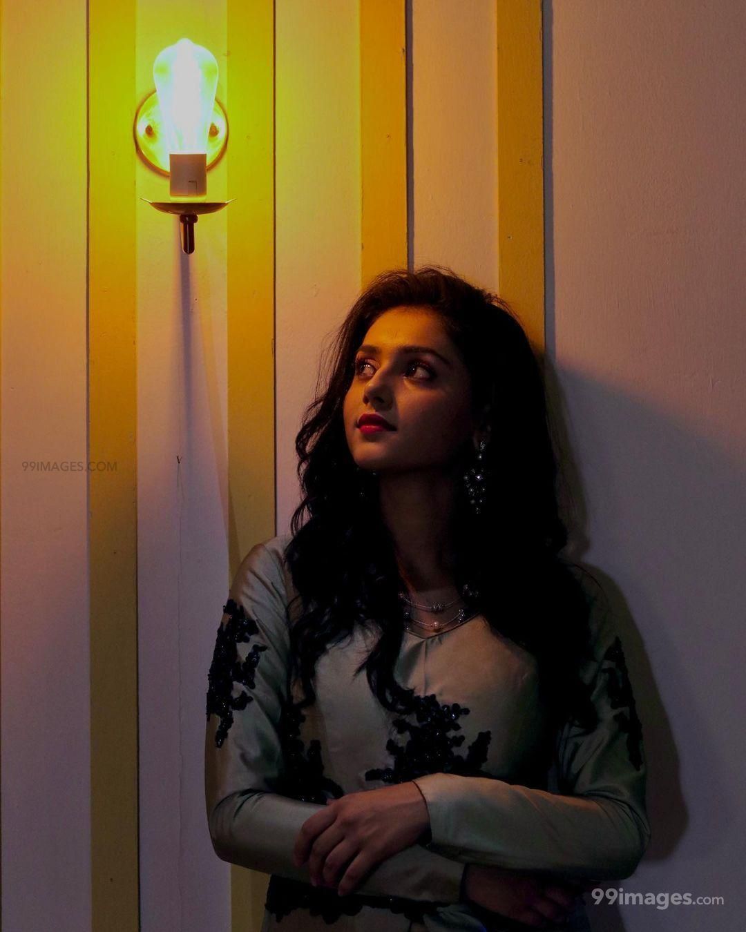 Mallika Singh Hot HD Photo & Mobile Wallpaper (1080p) (1080x1350)
