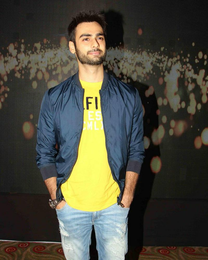About Varun Kapoor: Journalist. Biography, Facts, Career, Wiki, Life