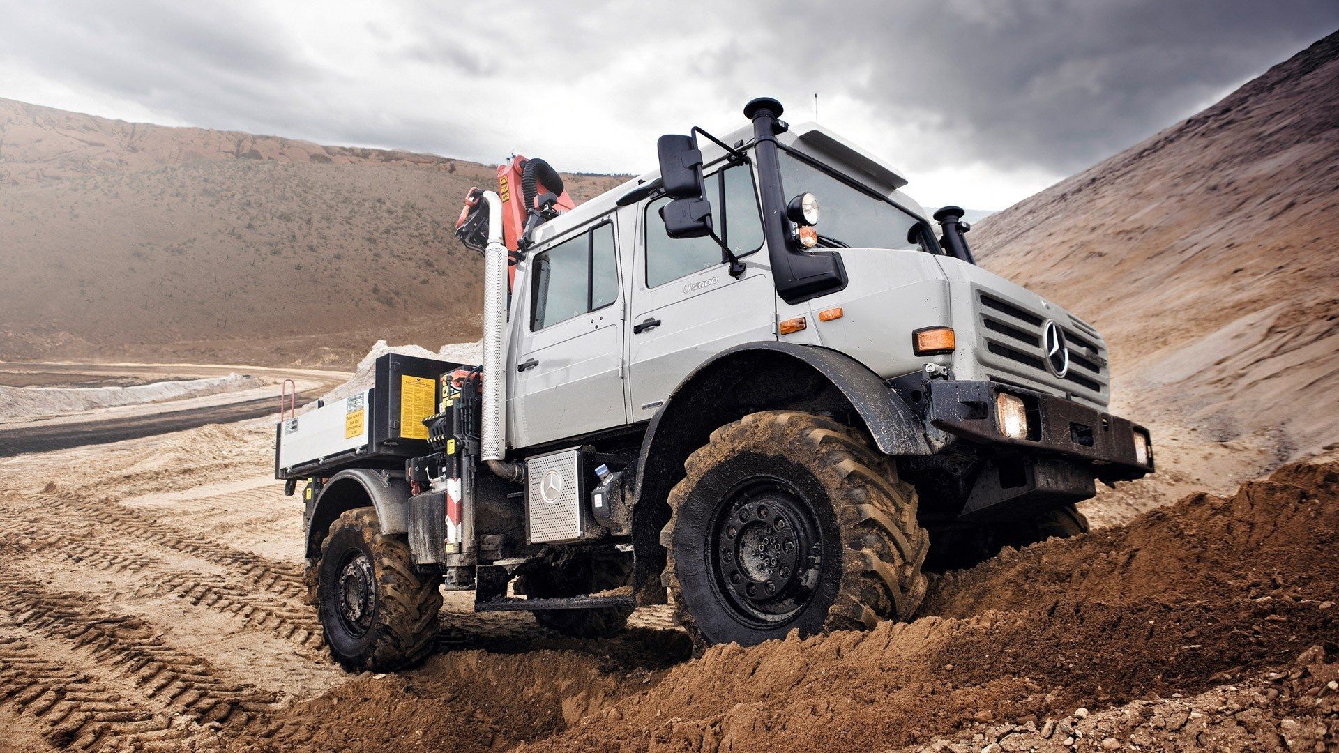 Mercedes Benz Unimog HD Wallpaper And Background Image