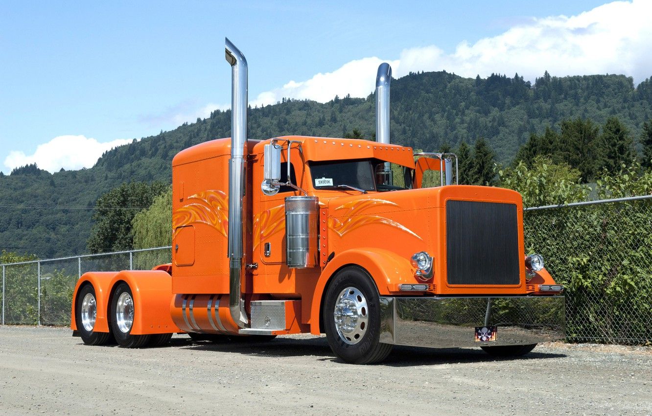 Peterbilt 389 Desktop Wallpaper