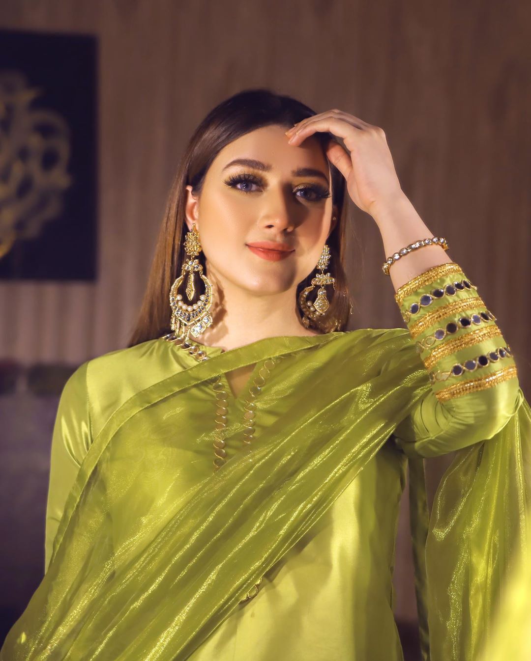 Actress Momina Iqbal Latest Beautiful Picture