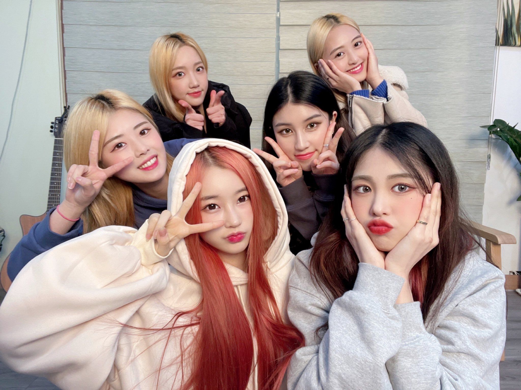 kpop super m tongkat lampu album konser glow lampu lightstick neon dengan kartu lomo hadiah