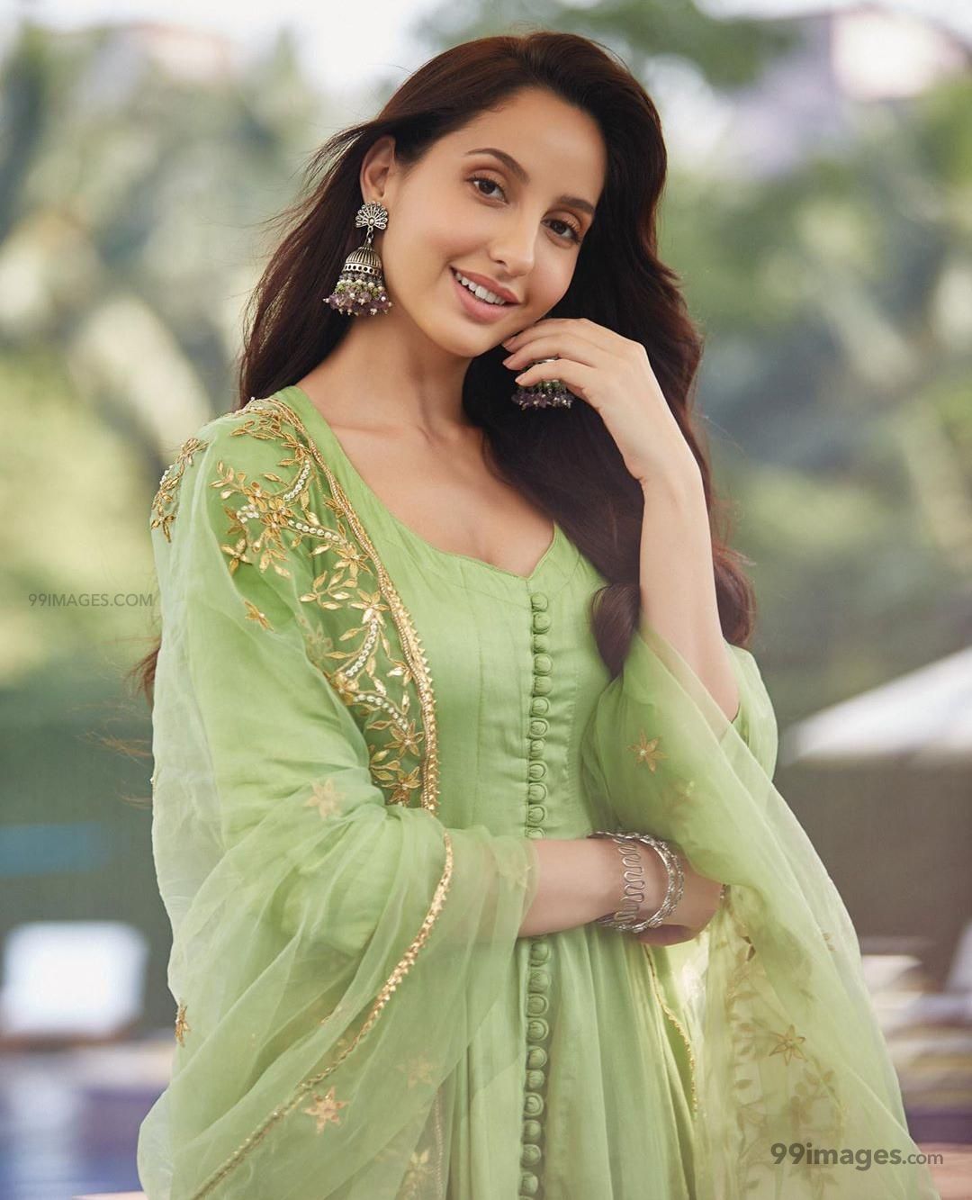 Nora Fatehi Phone Wallpapers - Wallpaper Cave