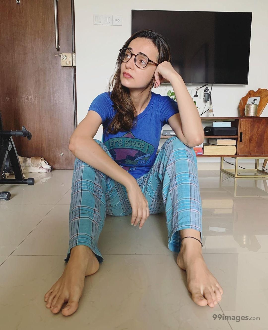 Sanaya Irani Hot Beautiful HD Photo / Wallpaper, WhatsApp DP (1080p) (1080x1328)