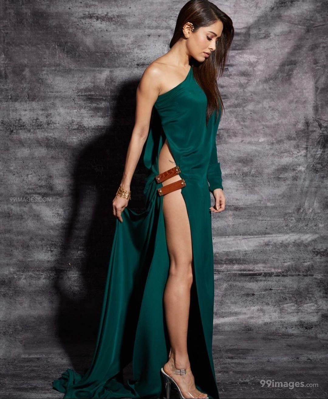 Nushrat Bharucha Hot HD Photo & Wallpaper for mobile, WhatsApp DP (1080p) (1080x1315)