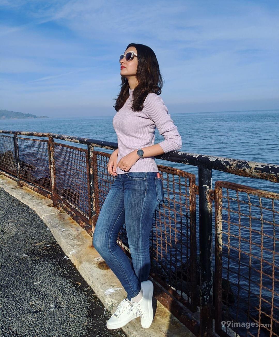 Sanaya Irani HD Wallpaper (Desktop Background / Android / iPhone) (1080p, 4k) (1080x1305)